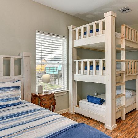 Large Group Gulf Retreat, Steps To Surfside Beach! エクステリア 写真