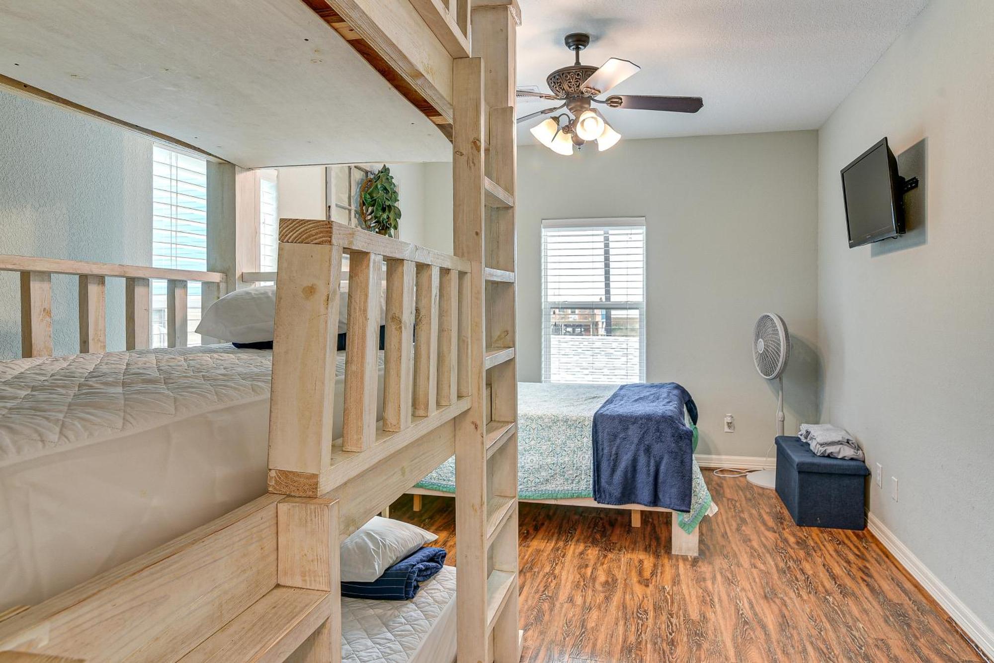 Large Group Gulf Retreat, Steps To Surfside Beach! エクステリア 写真