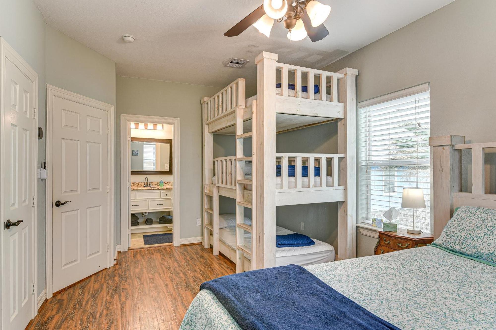 Large Group Gulf Retreat, Steps To Surfside Beach! エクステリア 写真